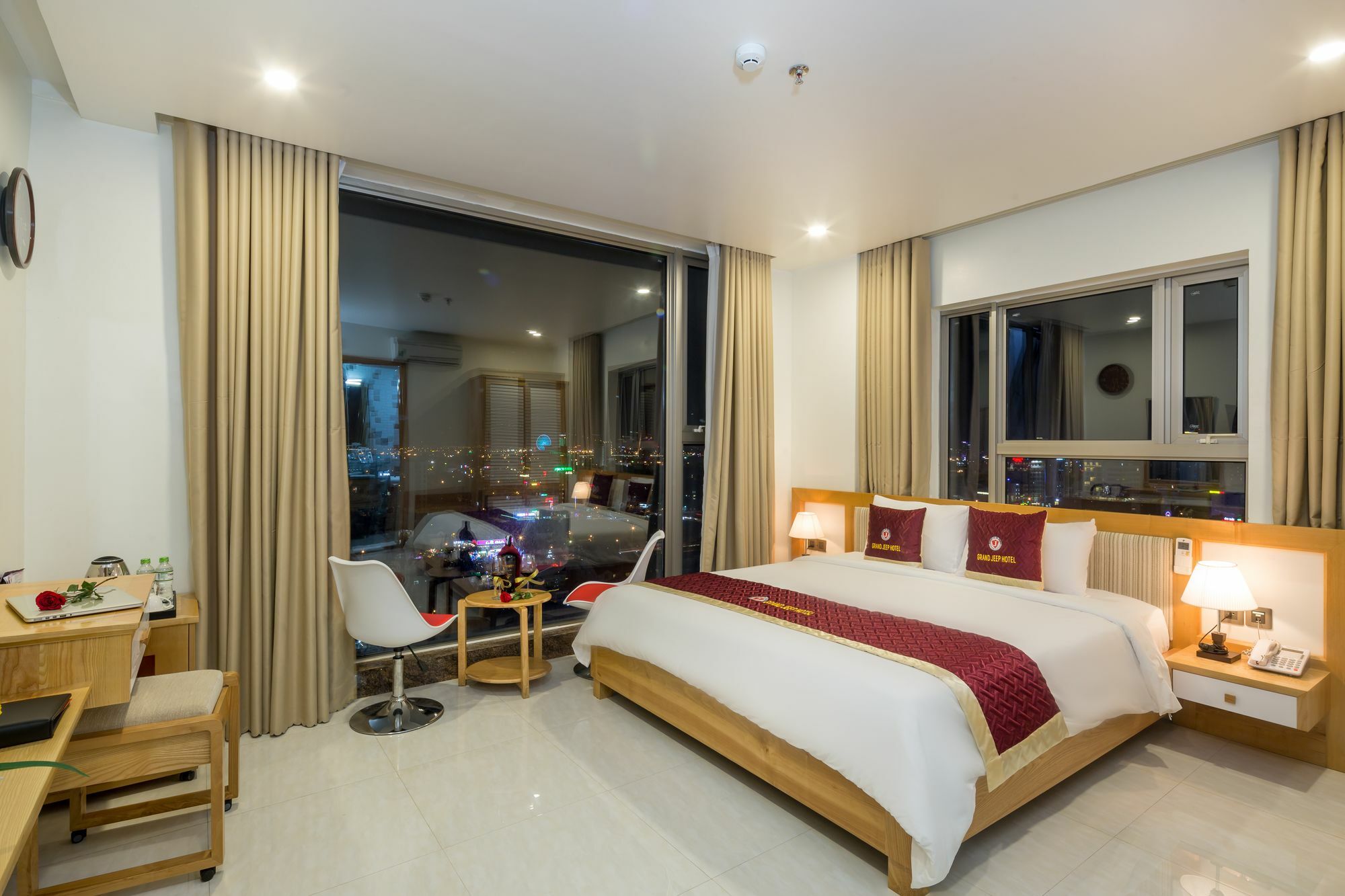 Grand Jeep Hotel Da Nang Exterior photo